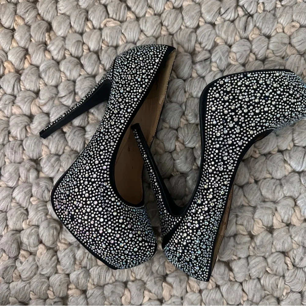 Charlotte Russe Cinderella rhinestone stilettos, size‎ 8